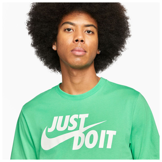 Nike Ανδρική κοντομάνικη μπλούζα Sportswear Just Do It Swoosh Nike Ανδρική κοντομάνικη μπλούζα Sportswear Just Do It Swoosh